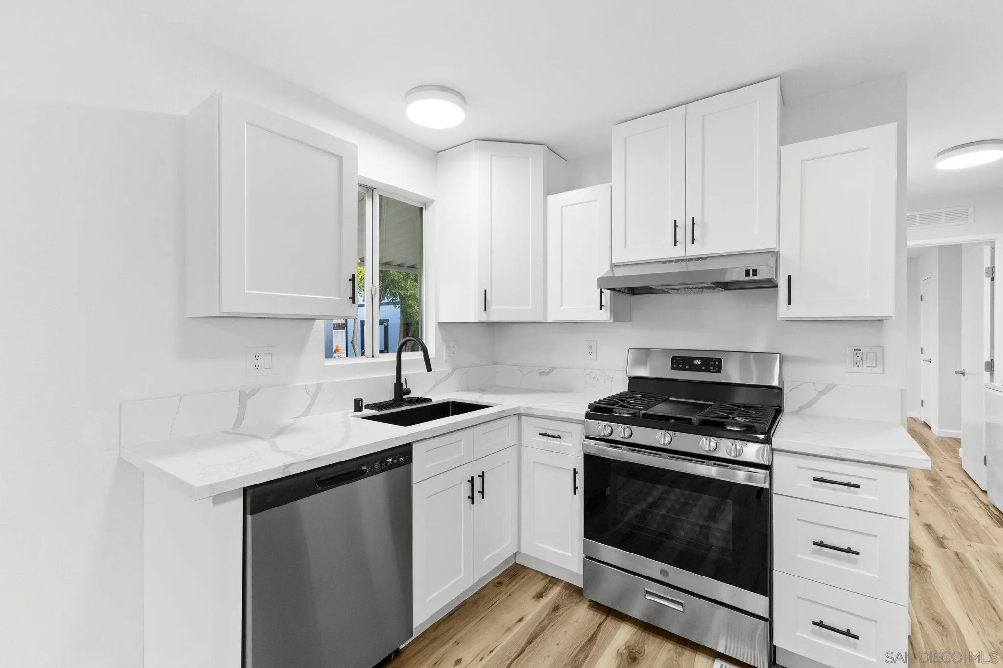 450 E Bradley Ave Unit 18
