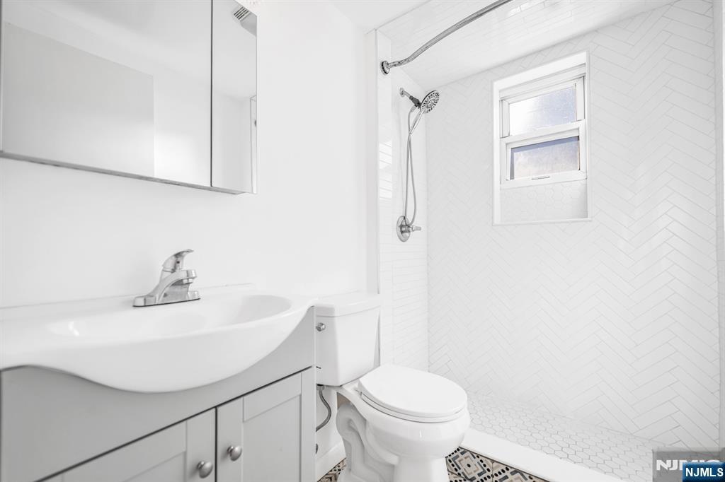 254 Roff Avenue 2