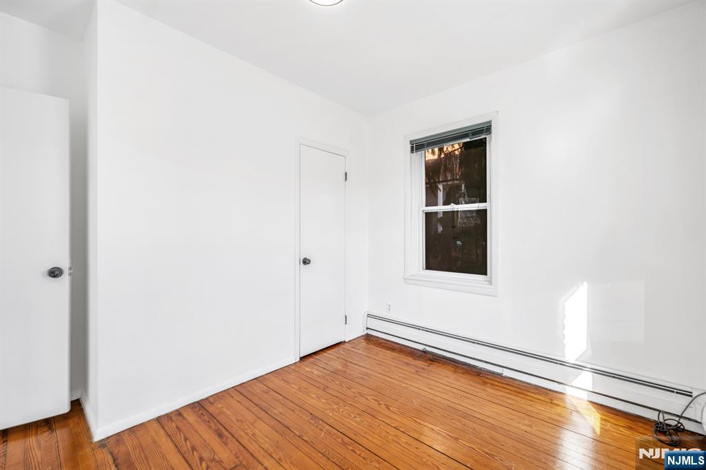 254 Roff Avenue 2