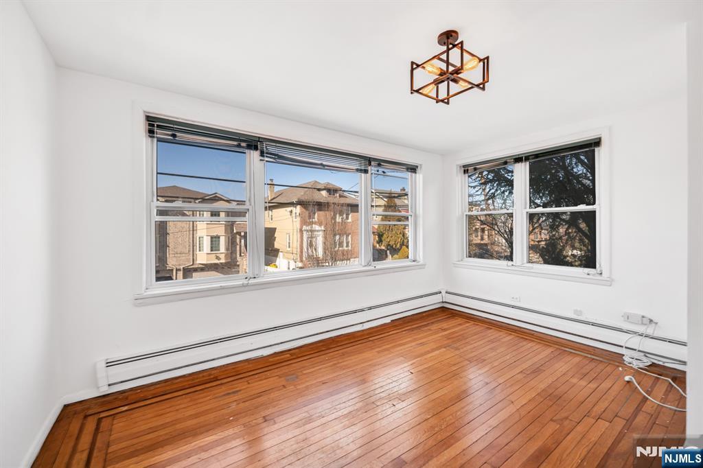 254 Roff Avenue 2