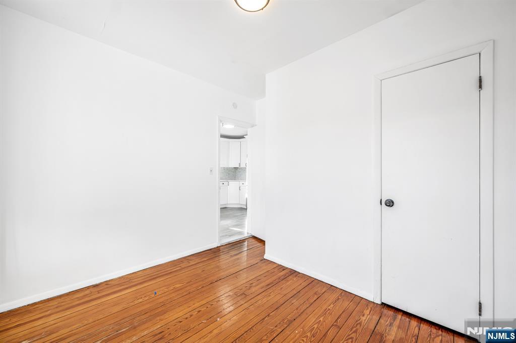 254 Roff Avenue 2