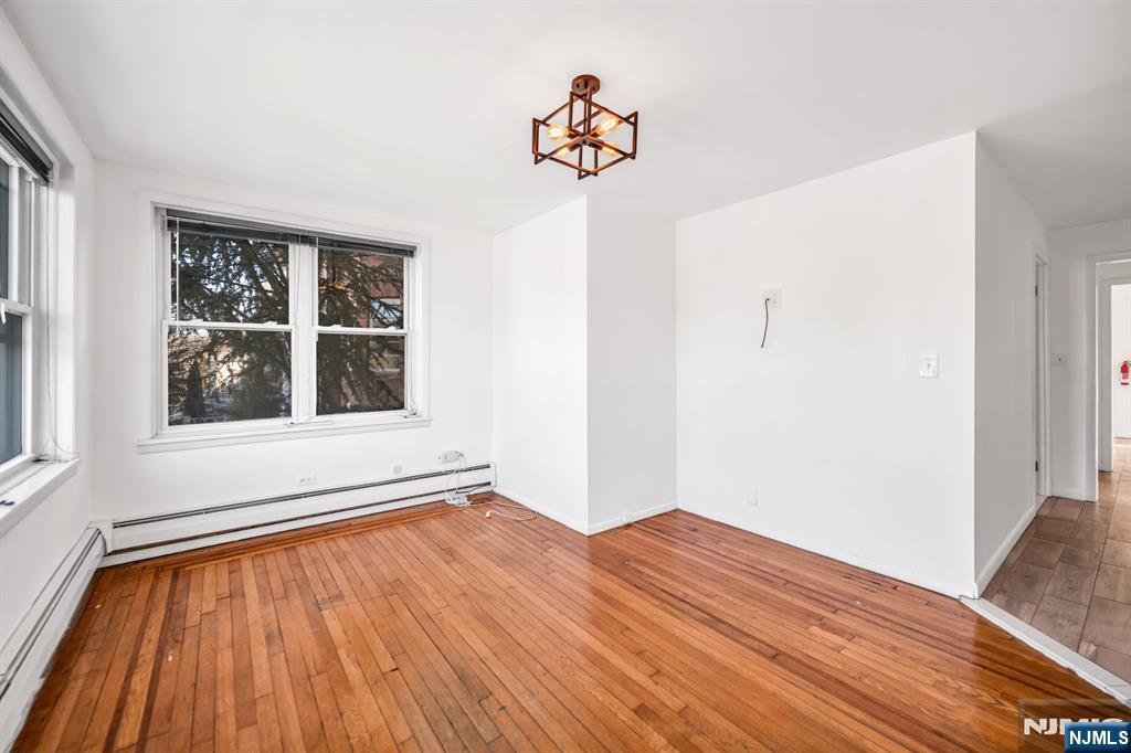 254 Roff Avenue 2