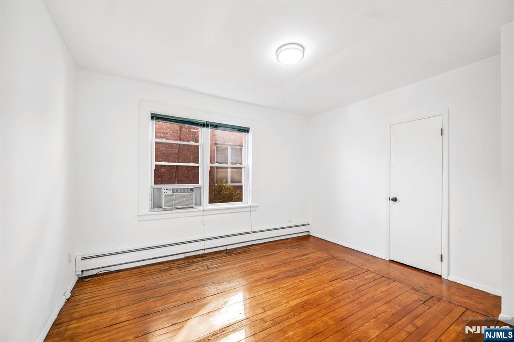 254 Roff Avenue 2