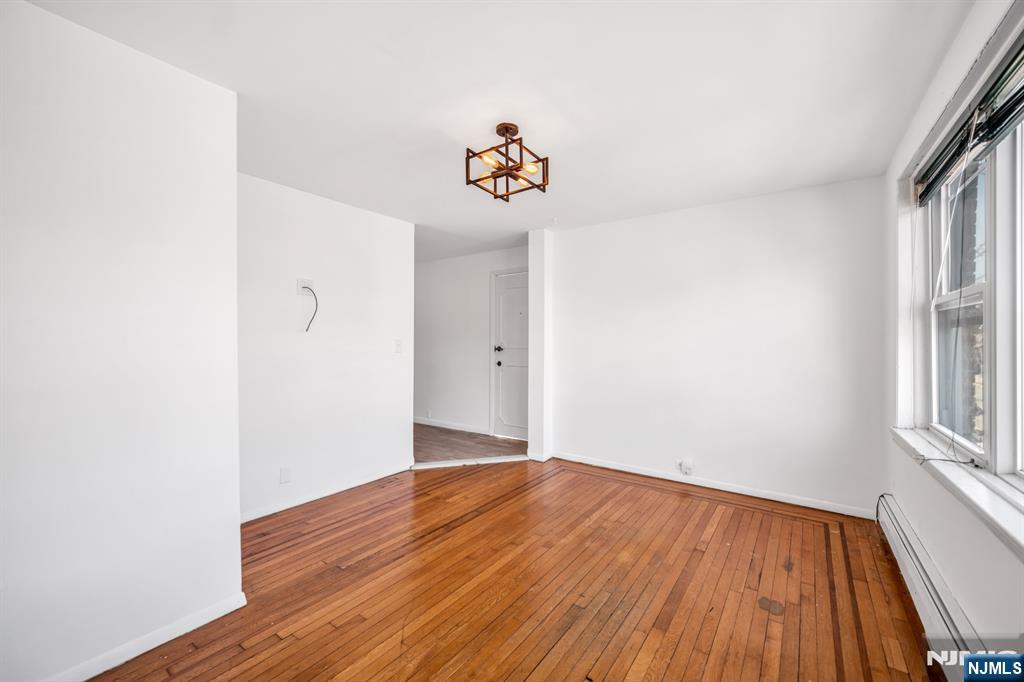 254 Roff Avenue 2