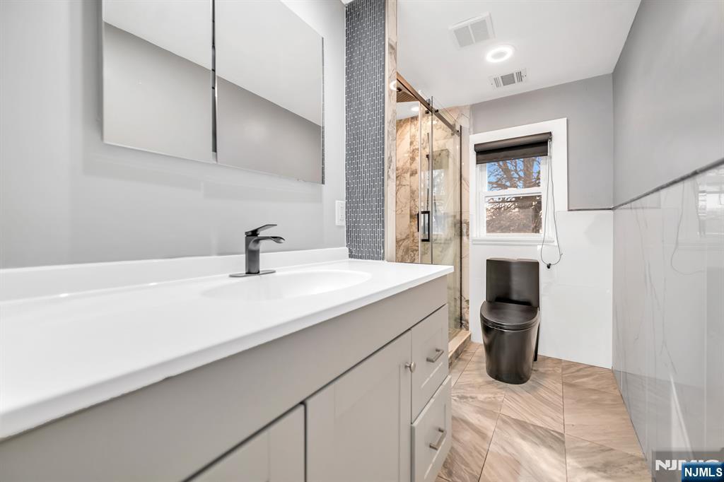 208 Riverside Avenue 2