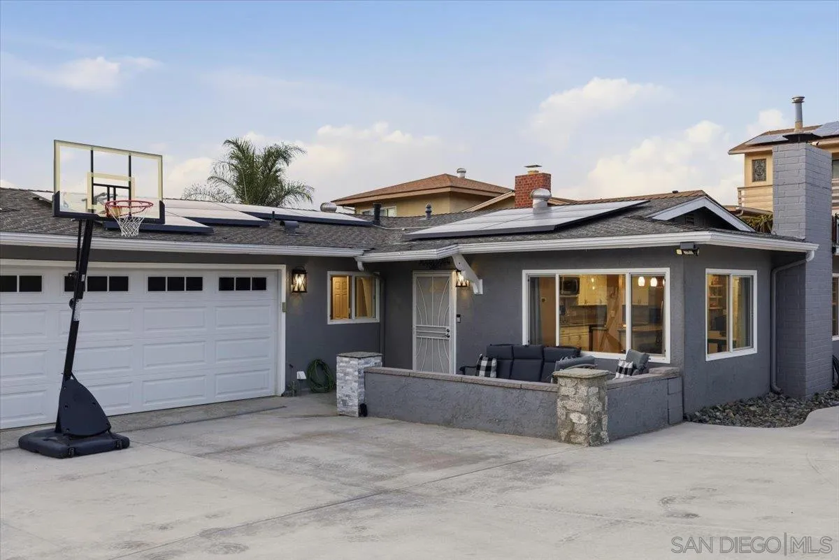 9438 Janet Lane