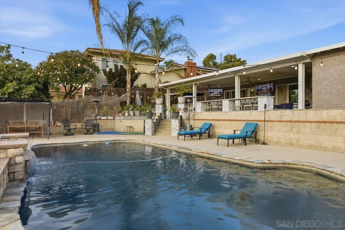 9438 Janet Lane