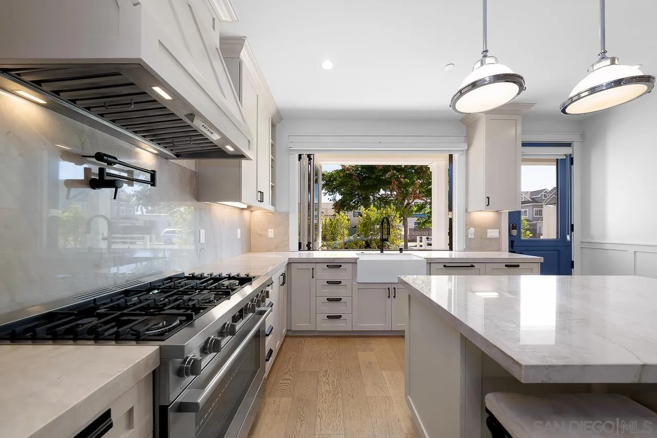 825 9th St.
