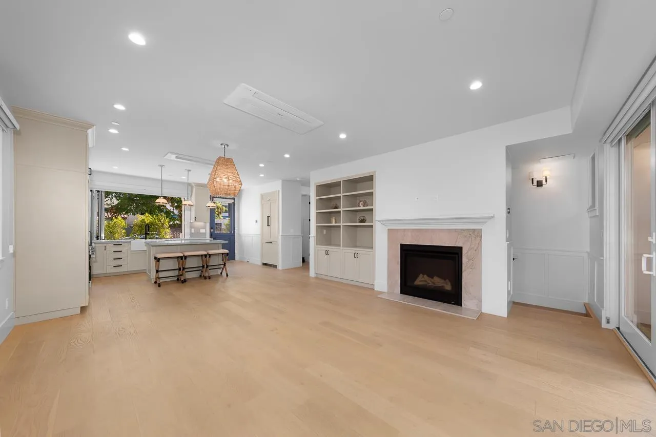 825 9th St.