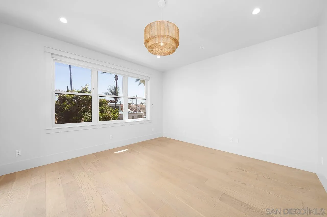 825 9th St.