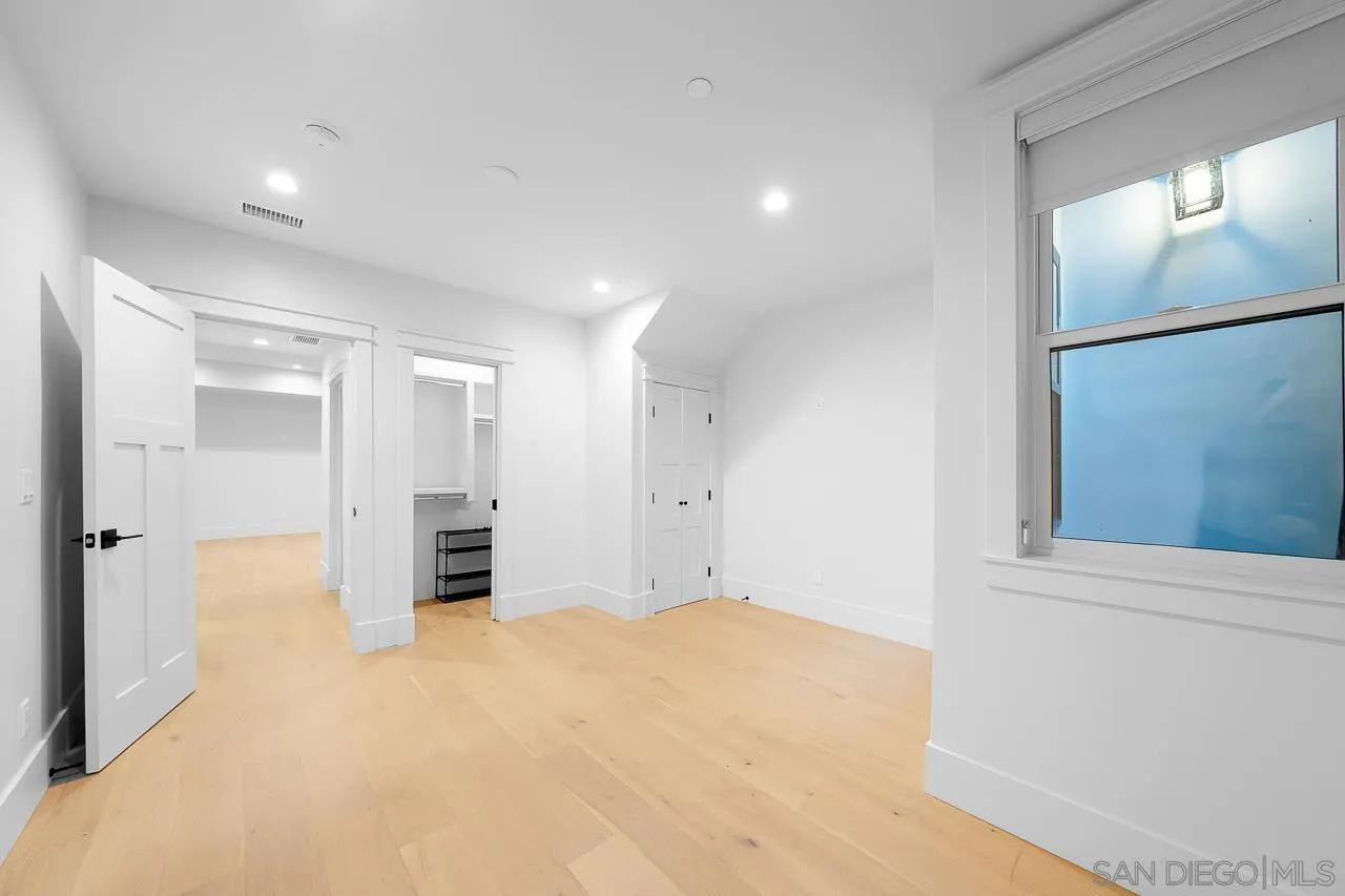 825 9th St.