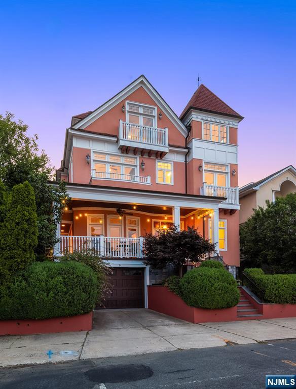 31-33 Hamilton Avenue