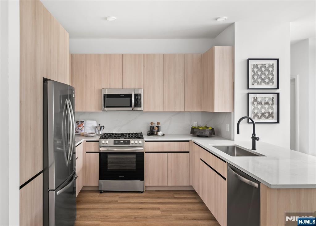 18 Park Avenue 1328