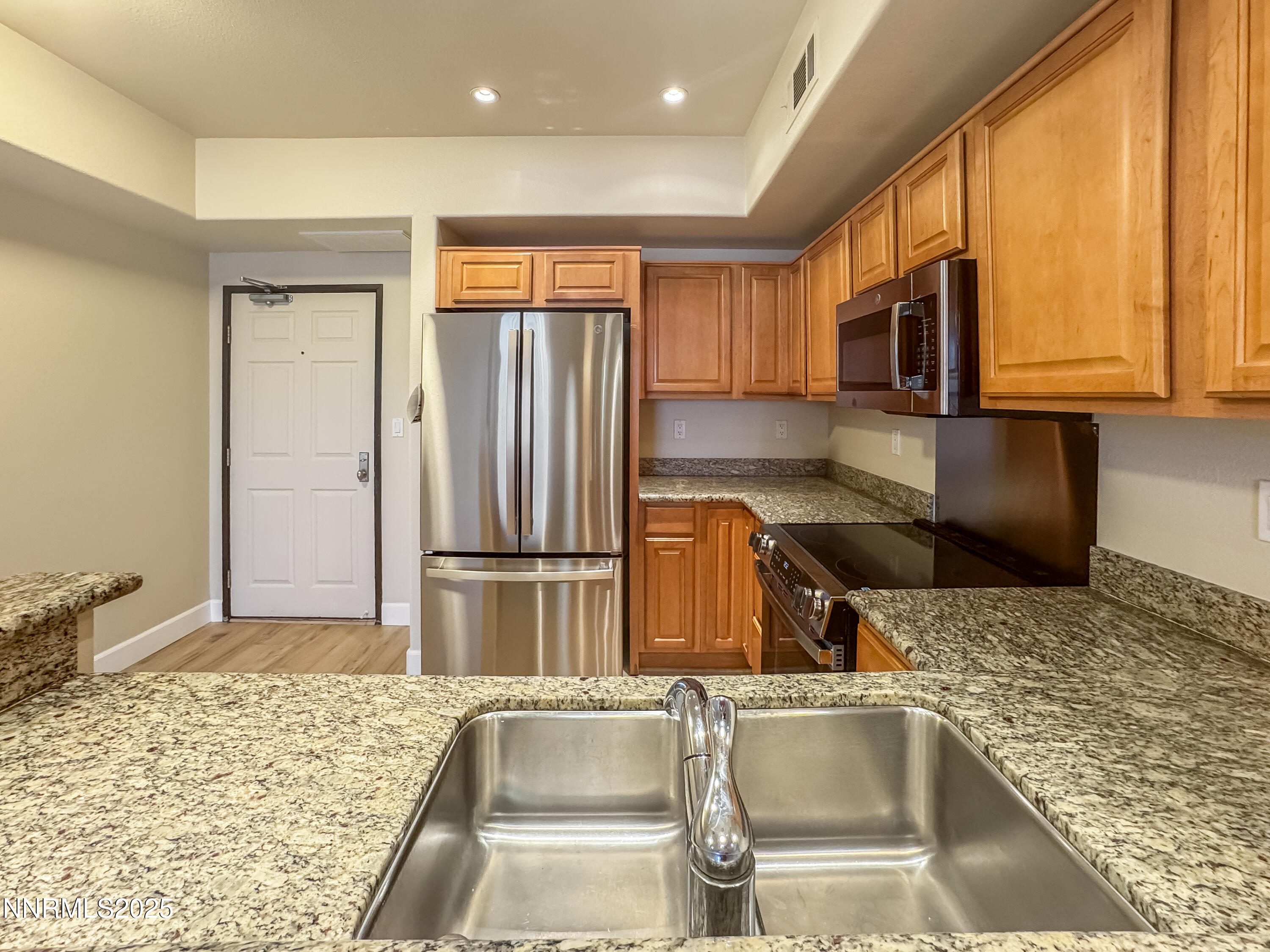 200 W 2nd Street, 1107