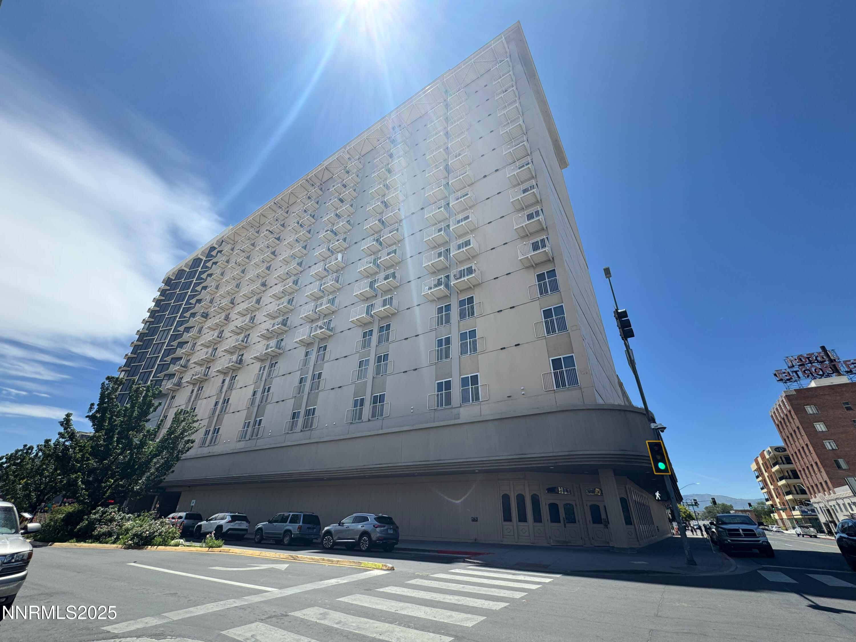 200 W 2nd Street, 1107