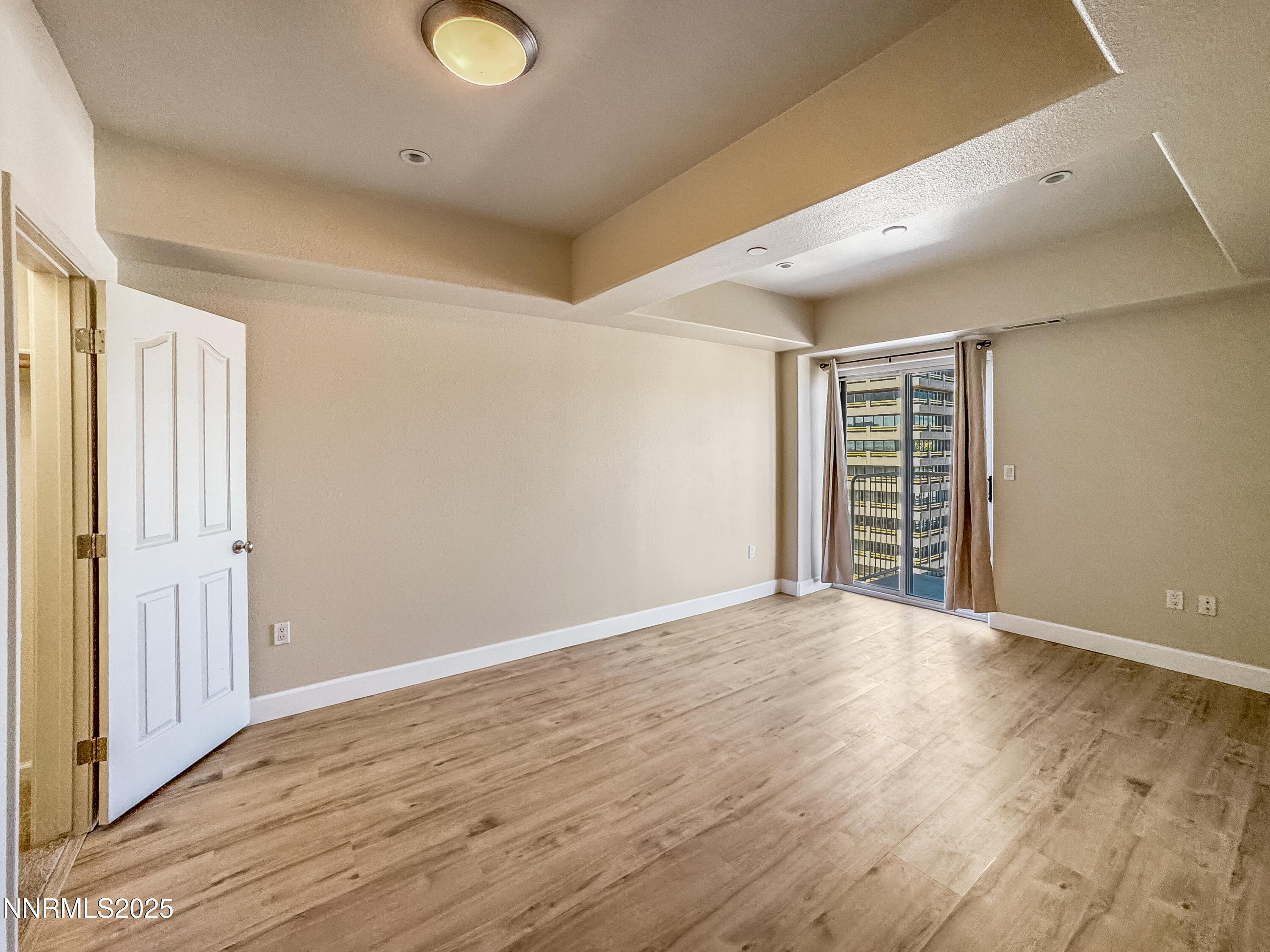 200 W 2nd Street, 1107