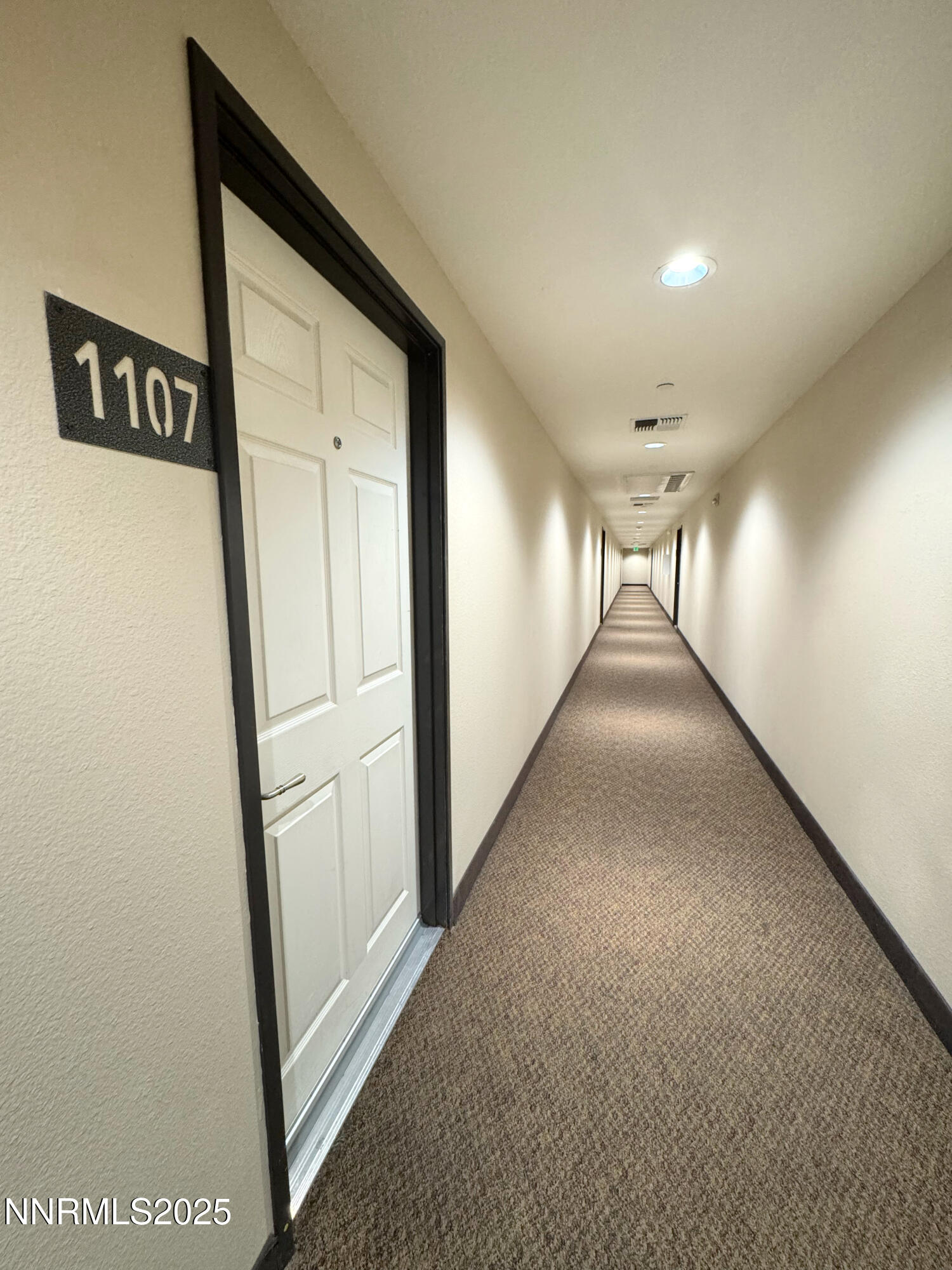 200 W 2nd Street, 1107