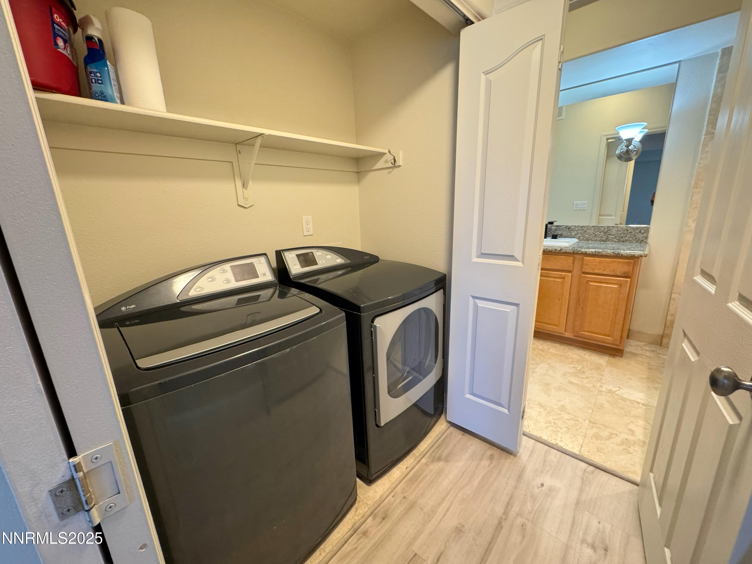 200 W 2nd Street, 1107
