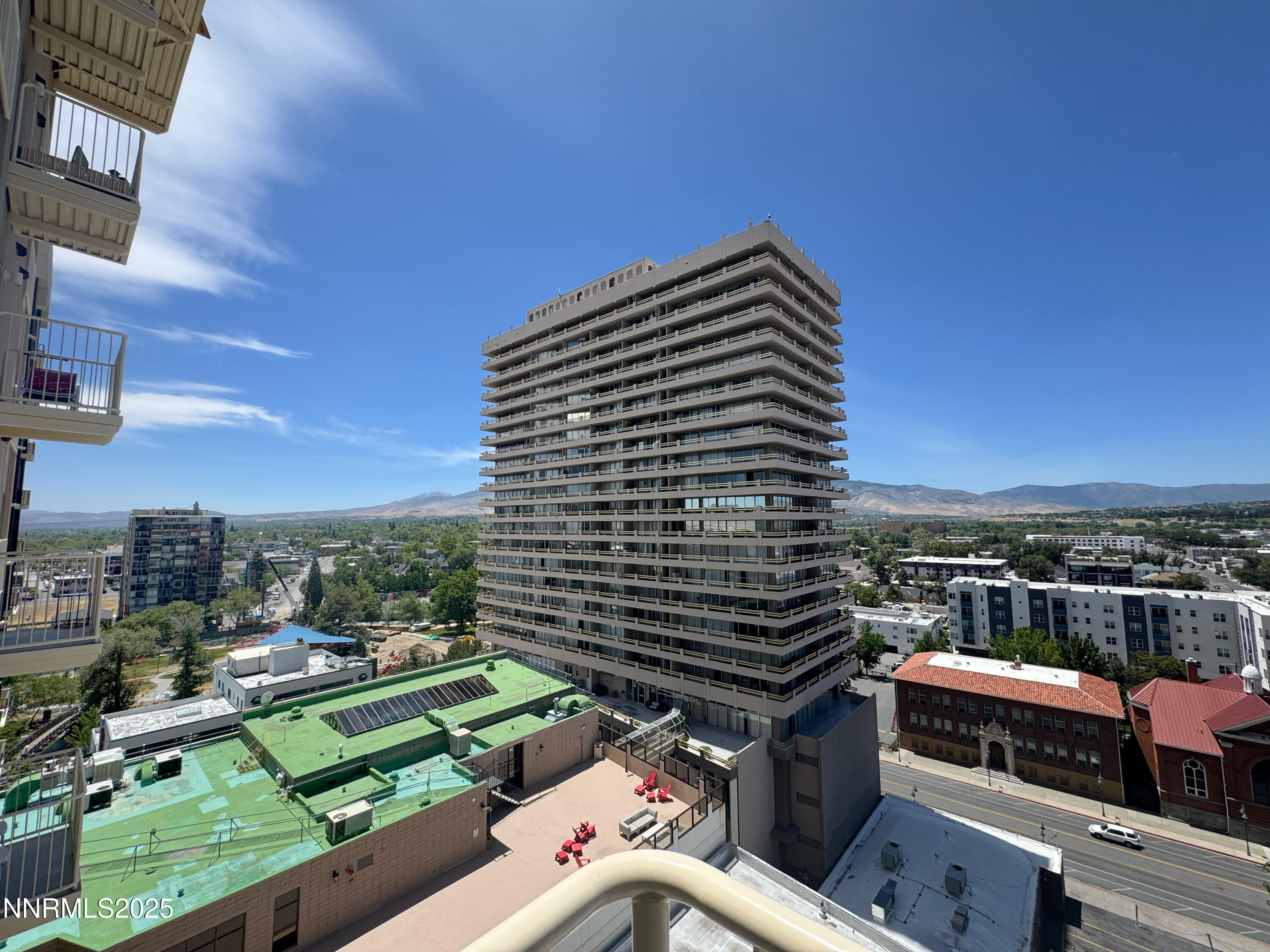 200 W 2nd Street, 1107
