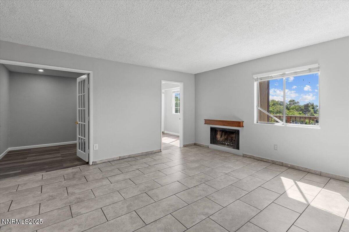 2090 Highview Court 7