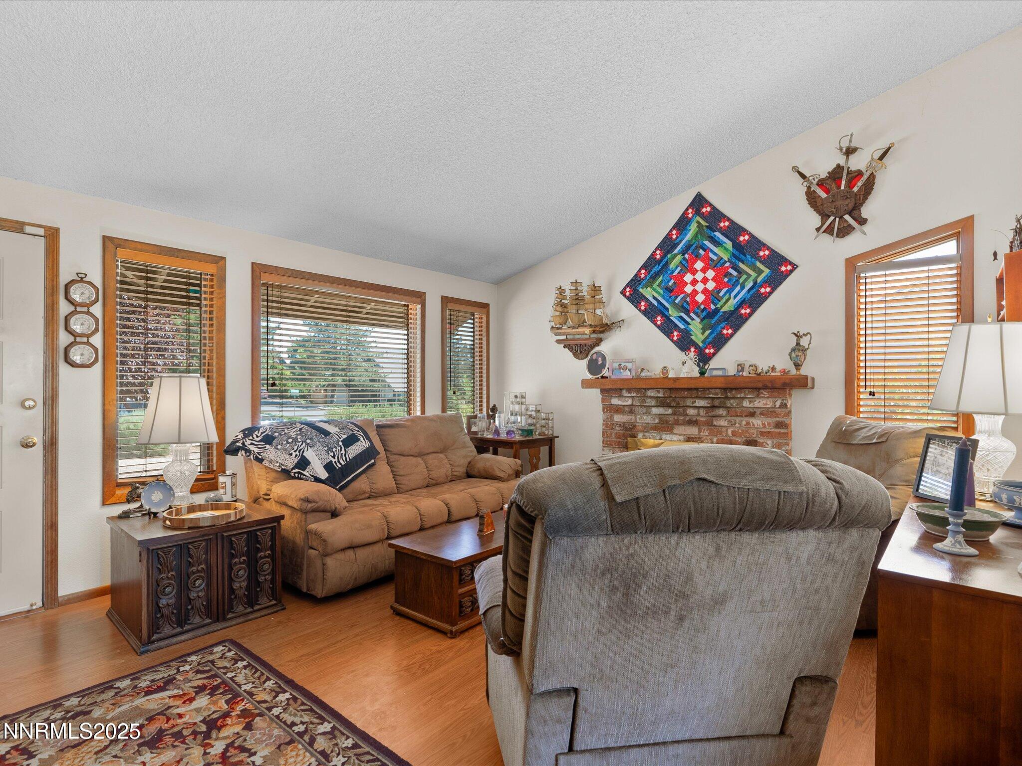 3852 Bexley Square