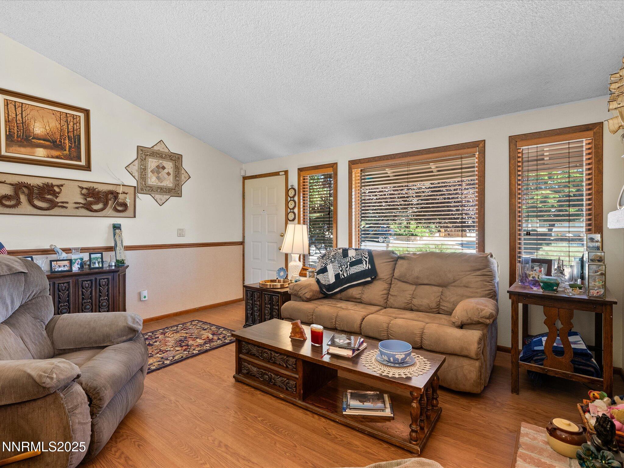 3852 Bexley Square