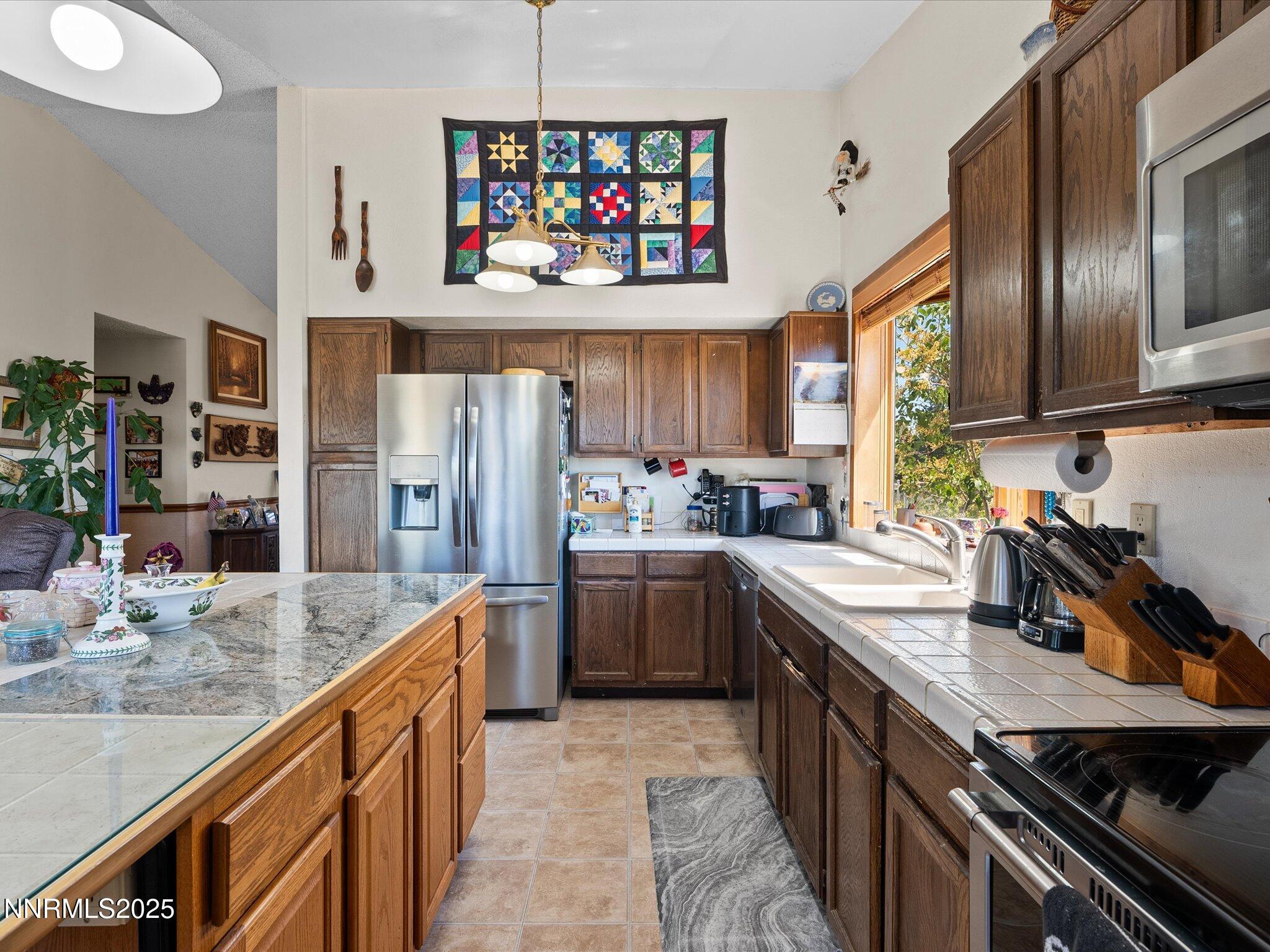 3852 Bexley Square