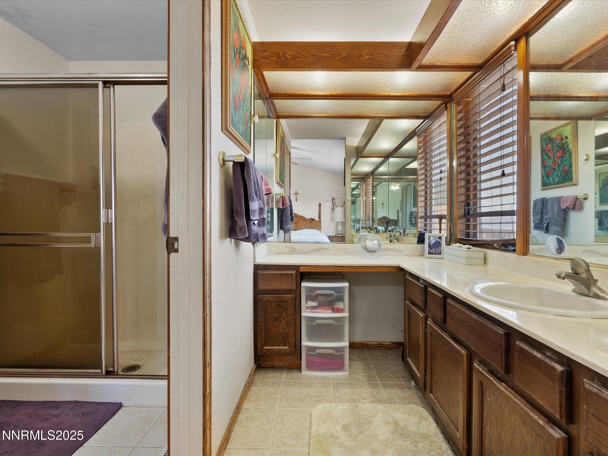 3852 Bexley Square