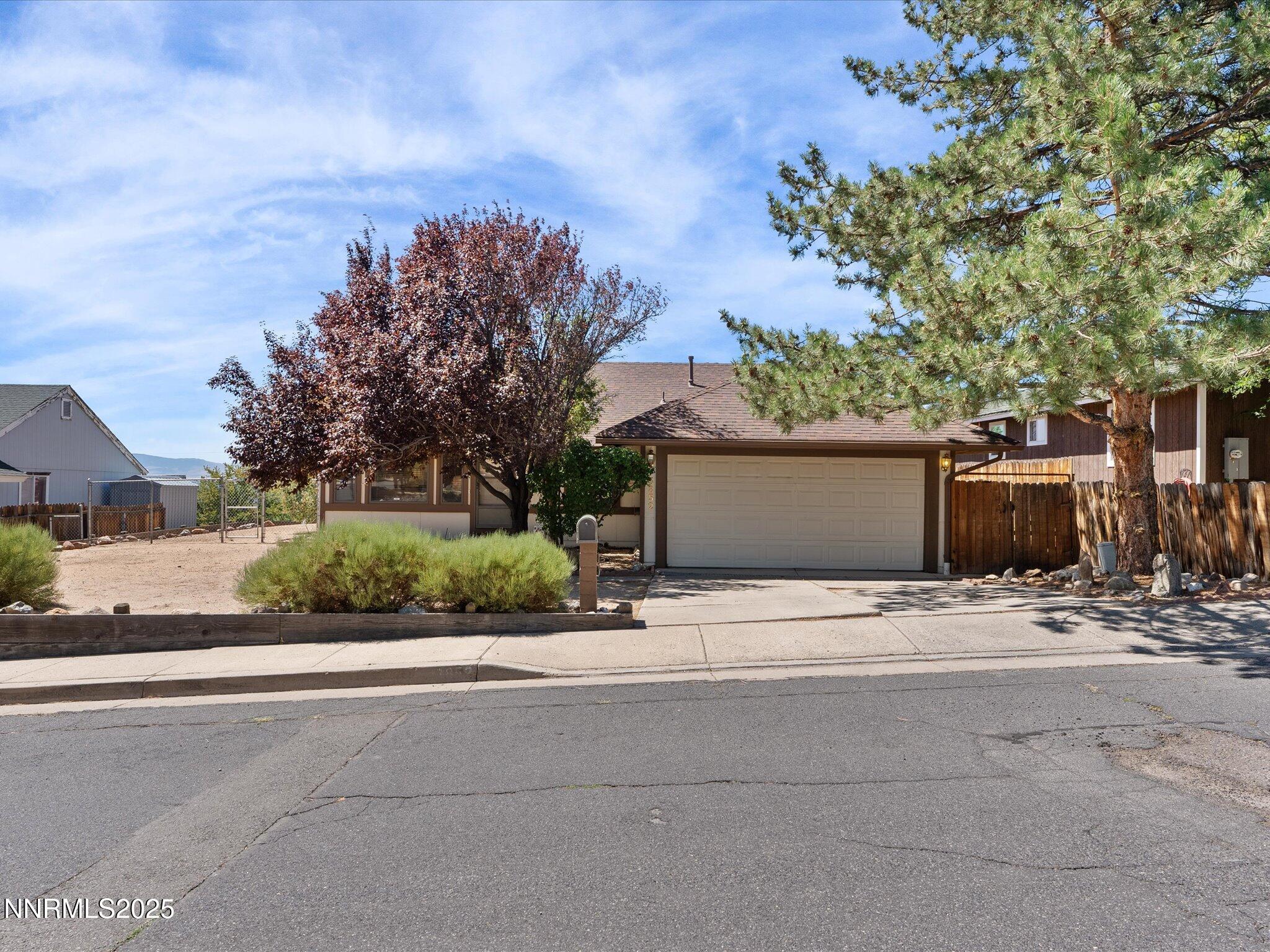 3852 Bexley Square