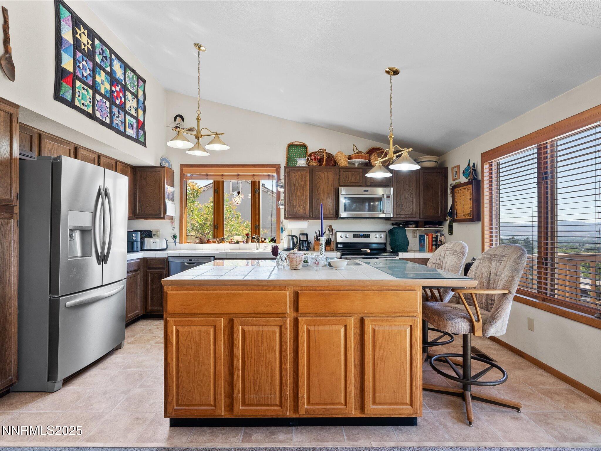 3852 Bexley Square