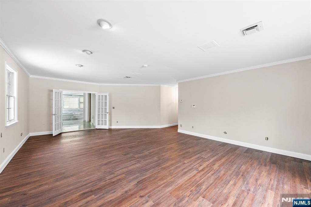 91 Carnot Avenue