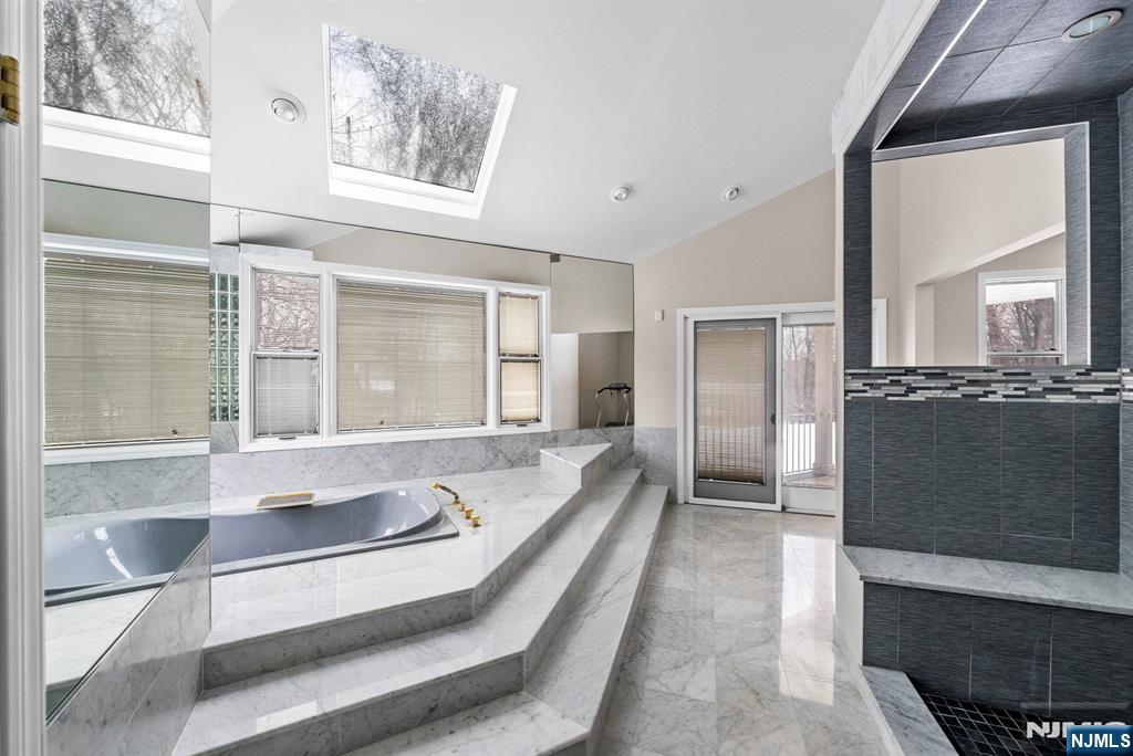 91 Carnot Avenue
