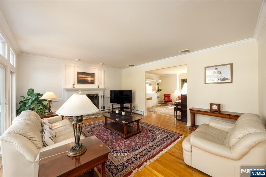 3 Woodcrest Lane
