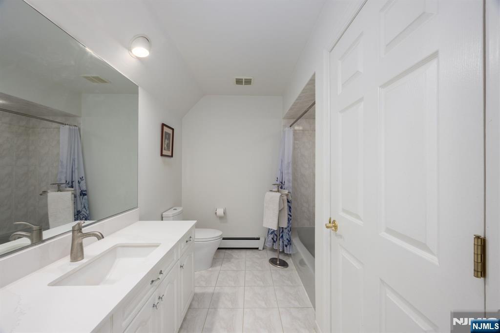 3 Woodcrest Lane