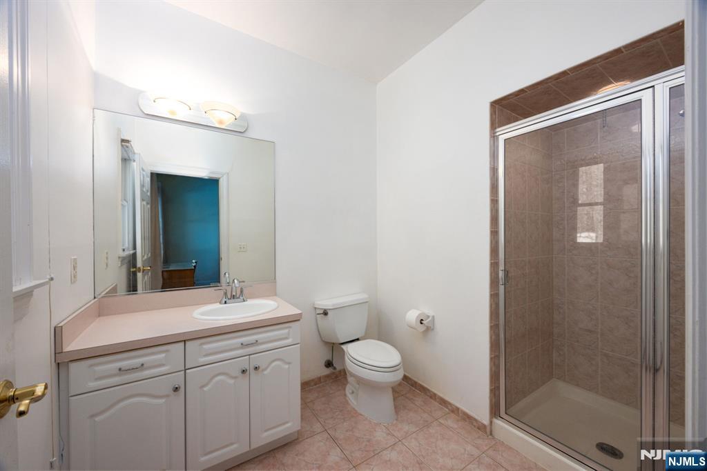 3 Woodcrest Lane