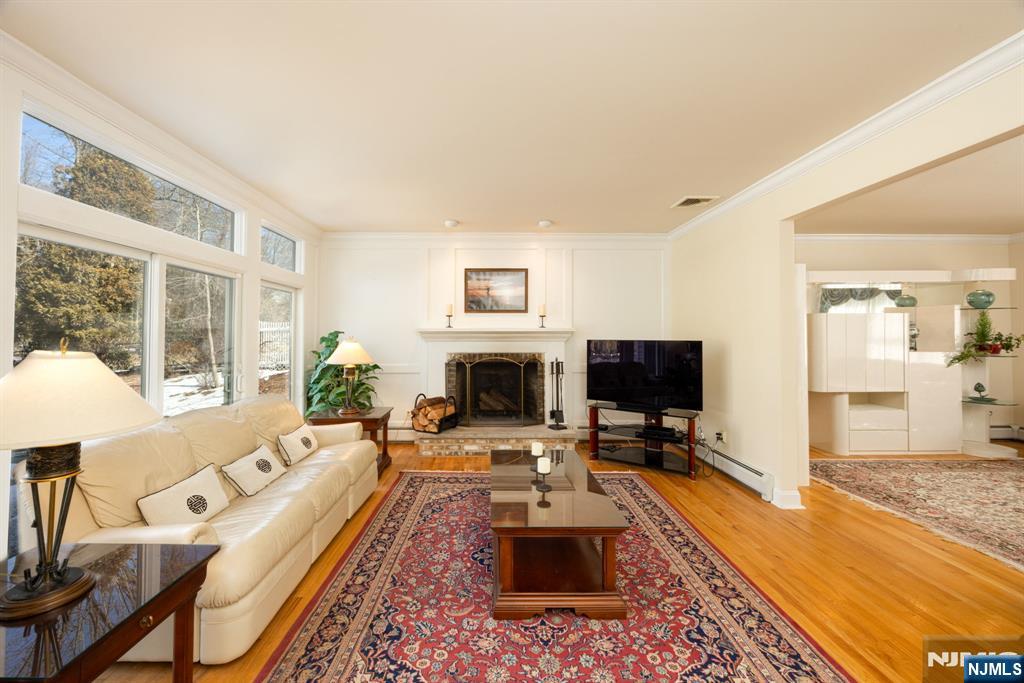 3 Woodcrest Lane