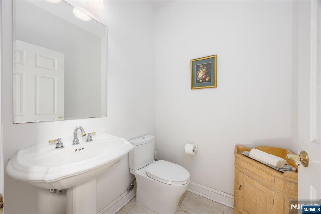 3 Woodcrest Lane