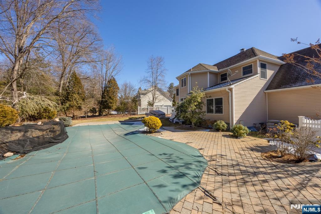 3 Woodcrest Lane