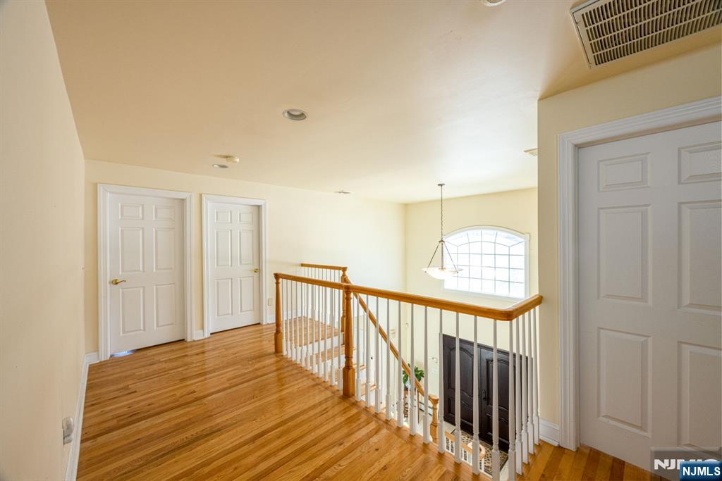 3 Woodcrest Lane
