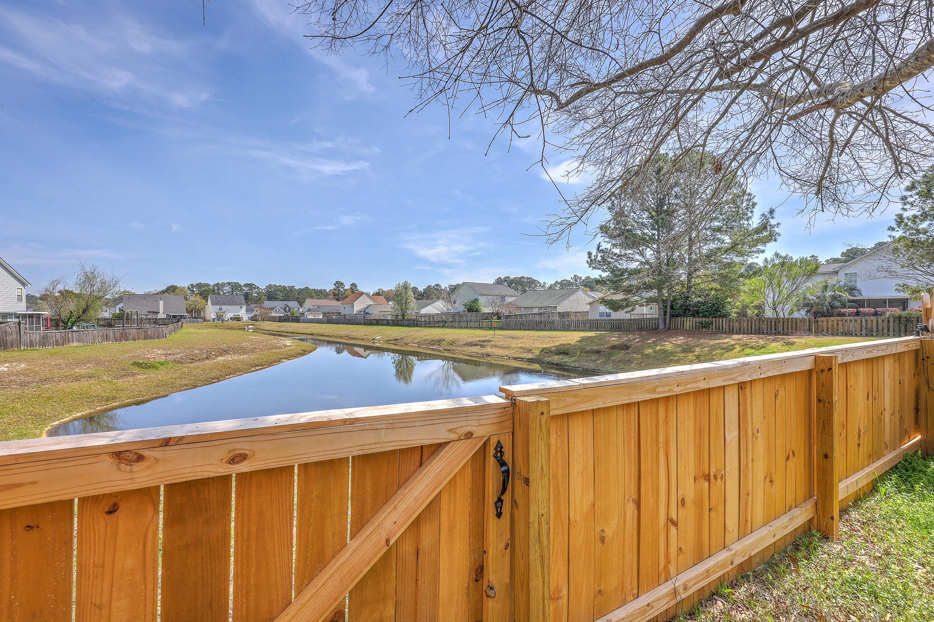 118 Lamplighter Lane