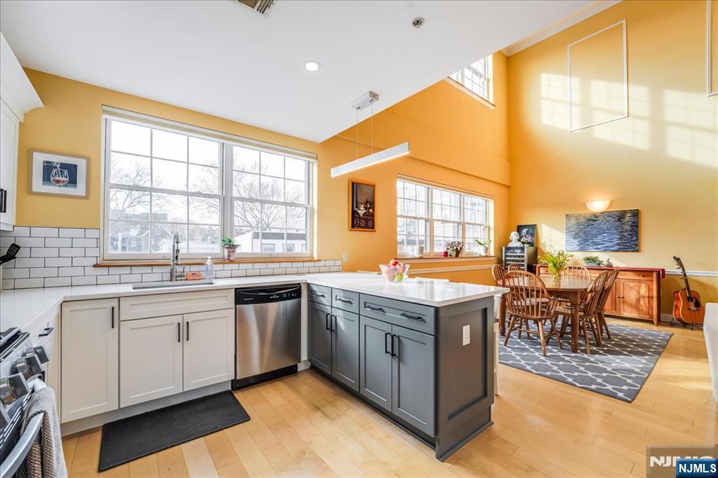 769 Montgomery Street 215