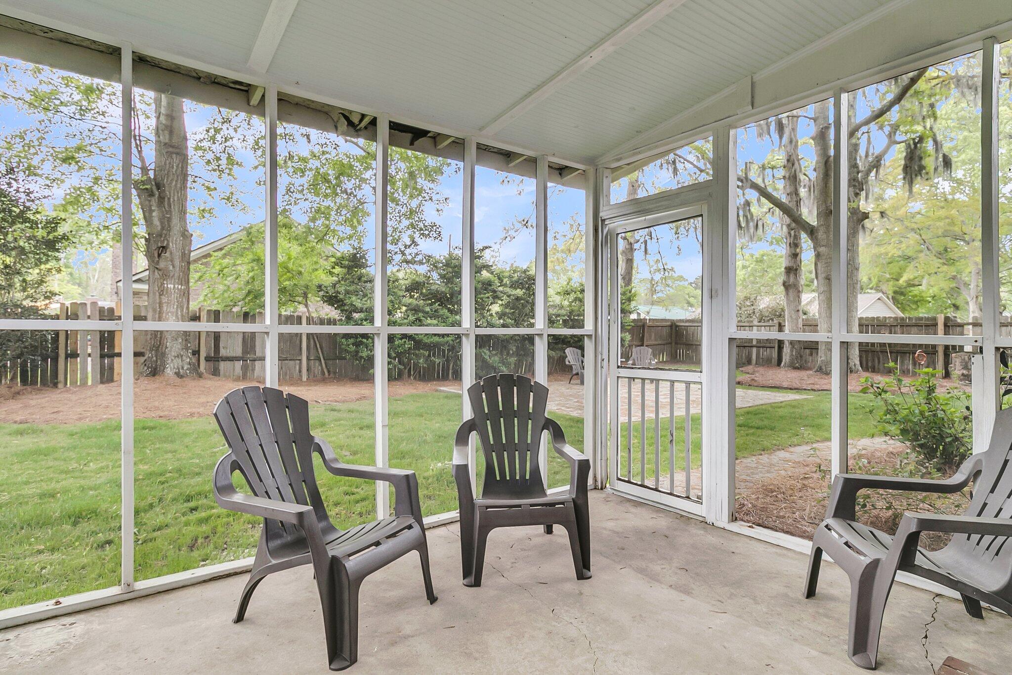 811 E Estates Boulevard