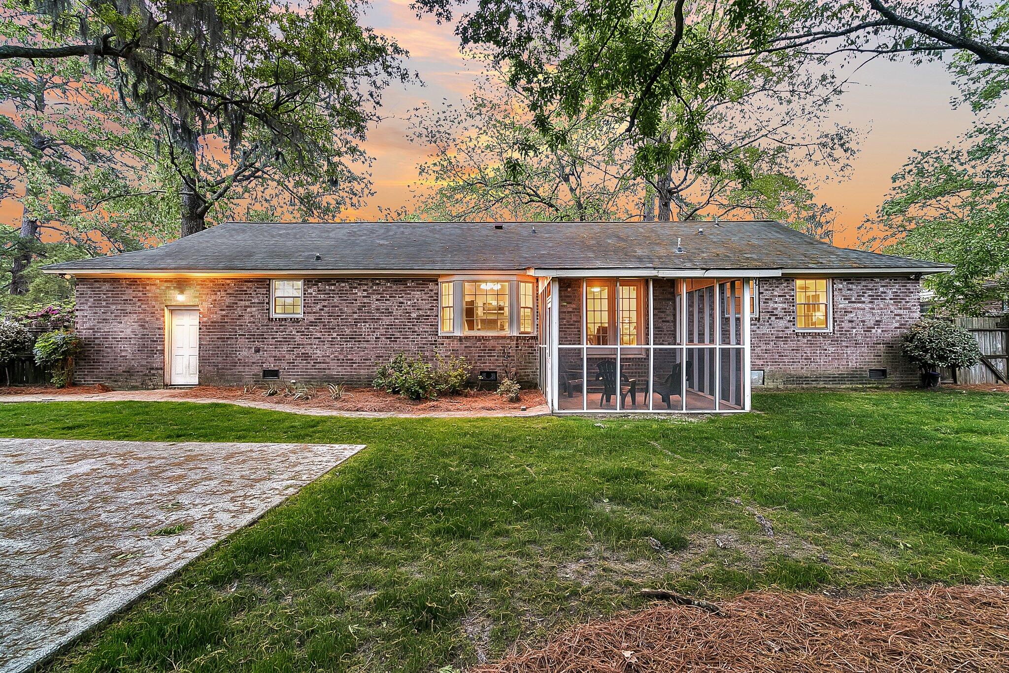 811 E Estates Boulevard