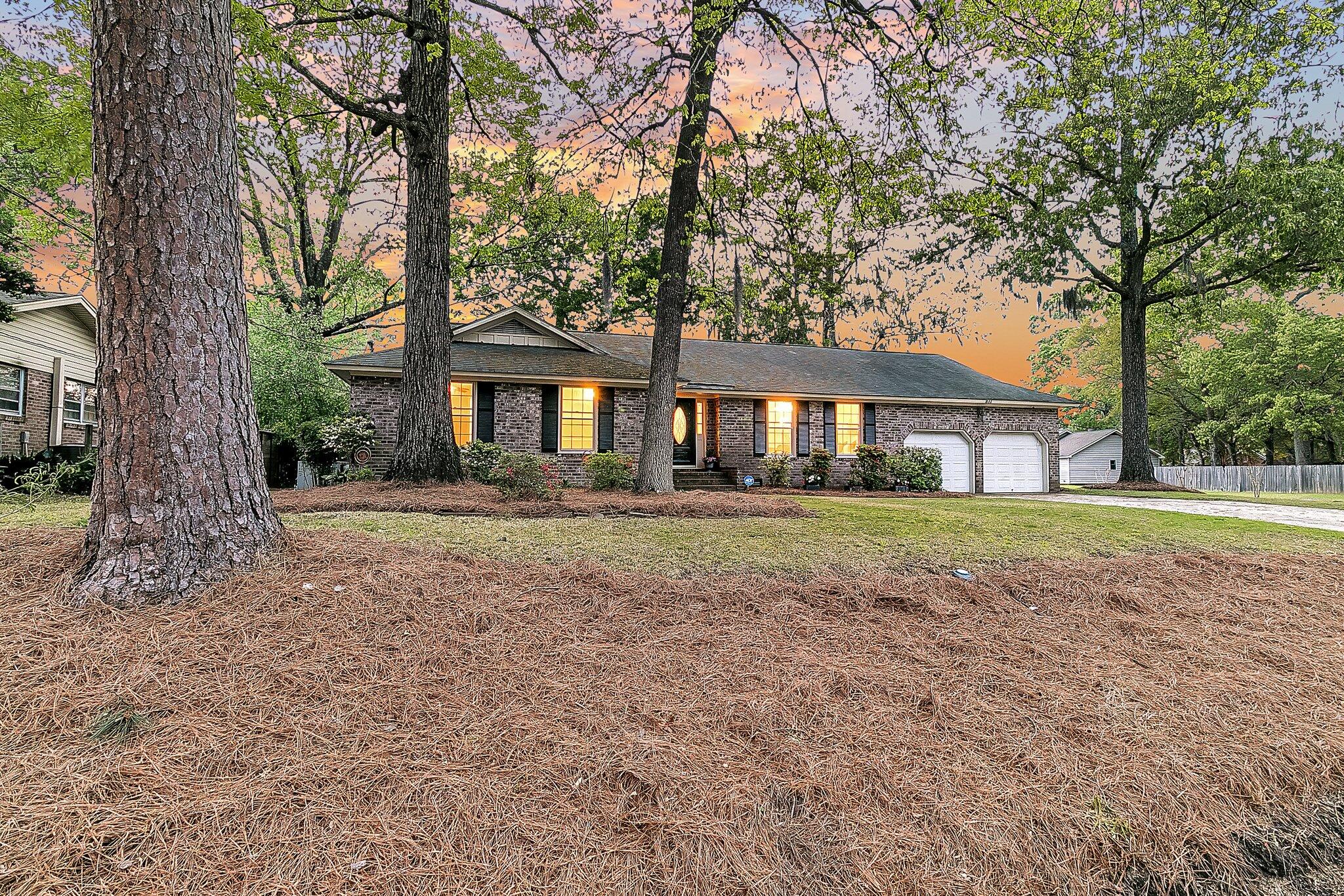 811 E Estates Boulevard