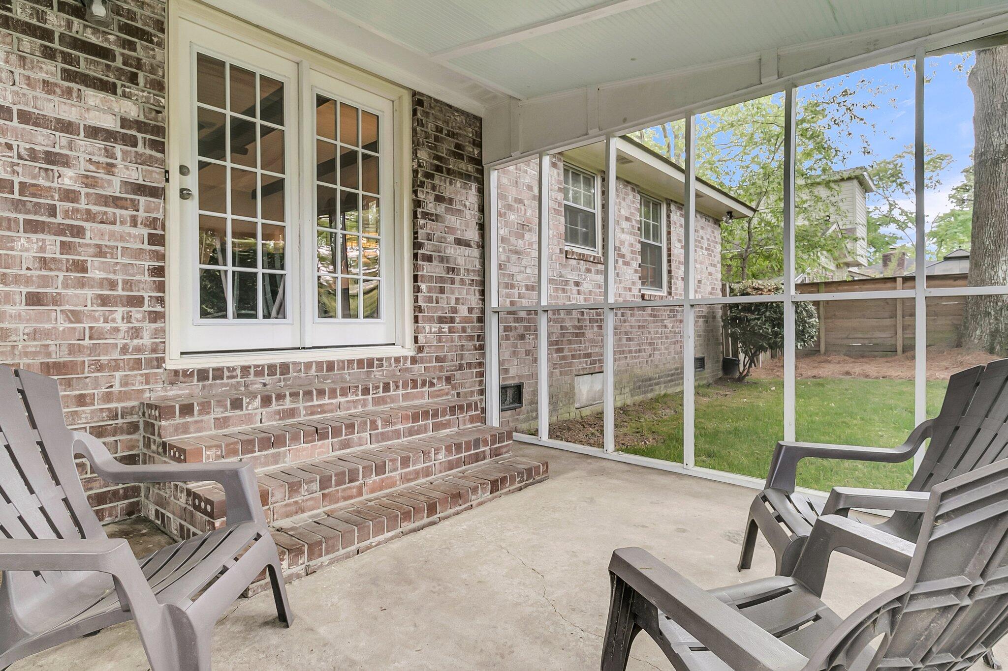 811 E Estates Boulevard