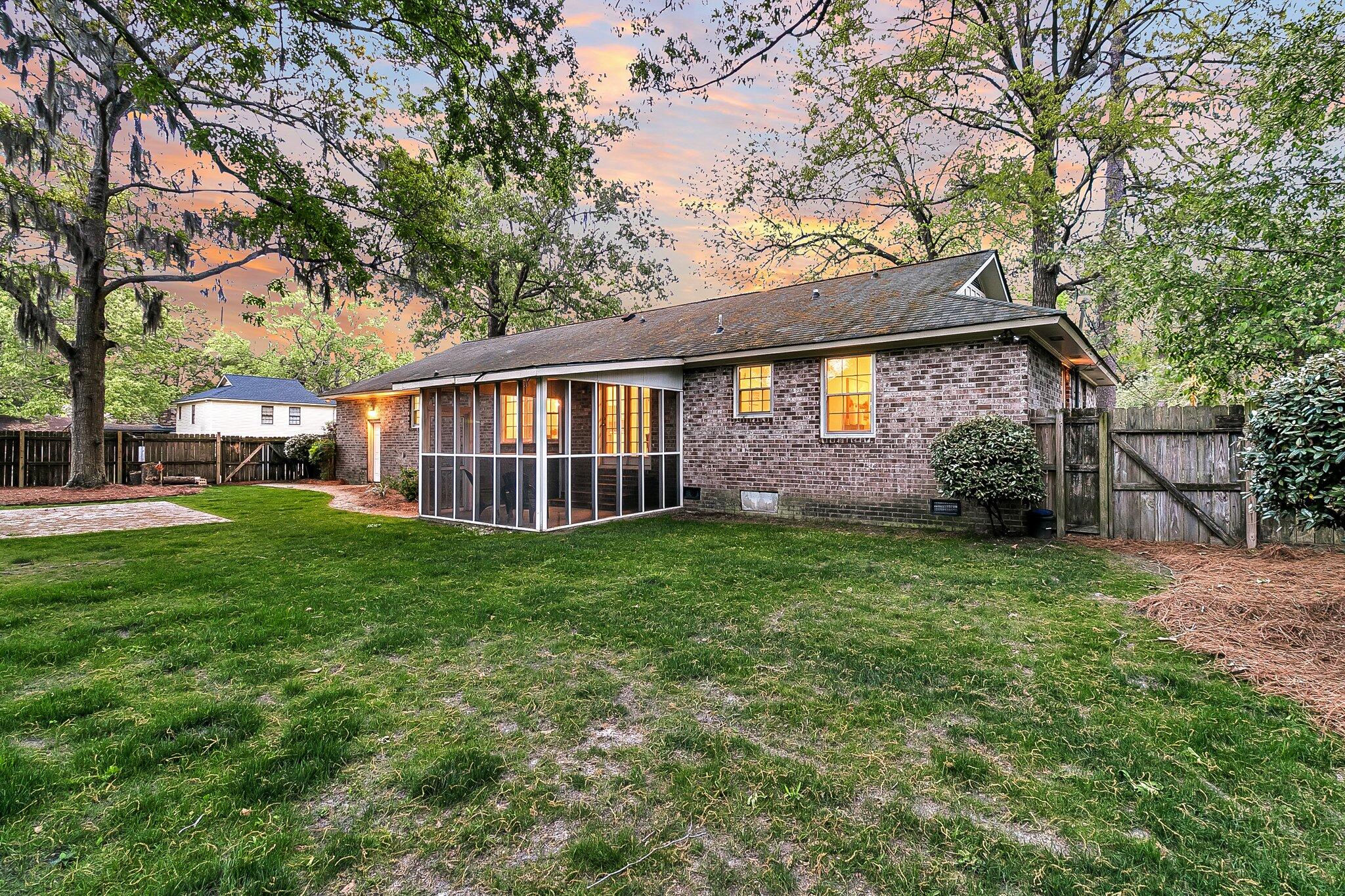 811 E Estates Boulevard
