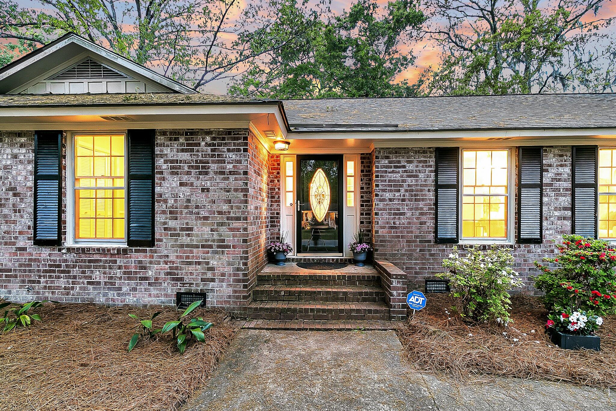 811 E Estates Boulevard