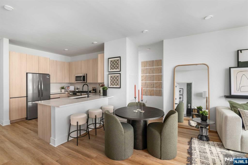 18 Park Avenue 1235