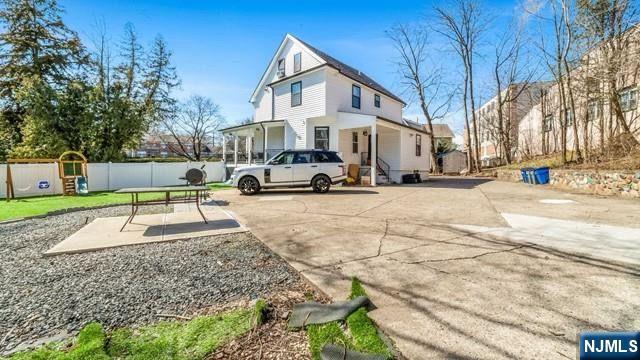 21 Valley Avenue 1