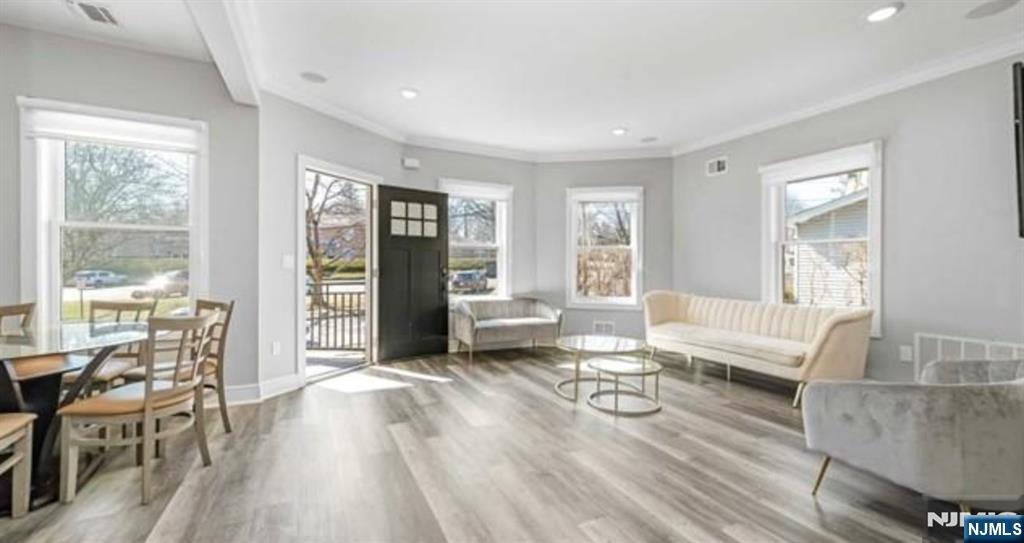 21 Valley Avenue 1
